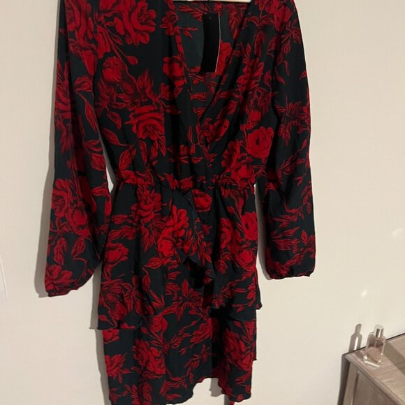 NWT Uguest Floral Print Ruffle Trim Belted Dress small - Picture 5 of 14